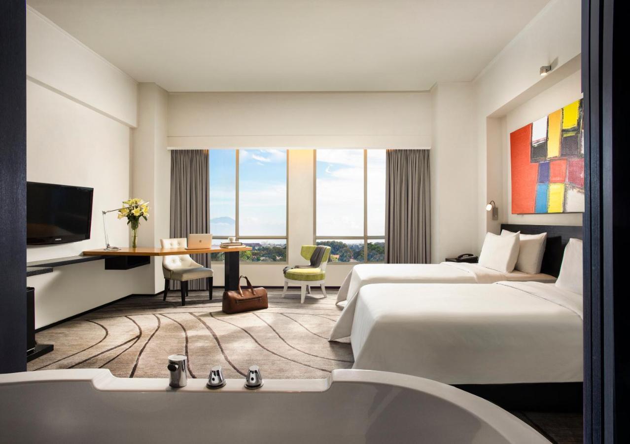 Artotel Ts Suites Surabaya Ngoại thất bức ảnh